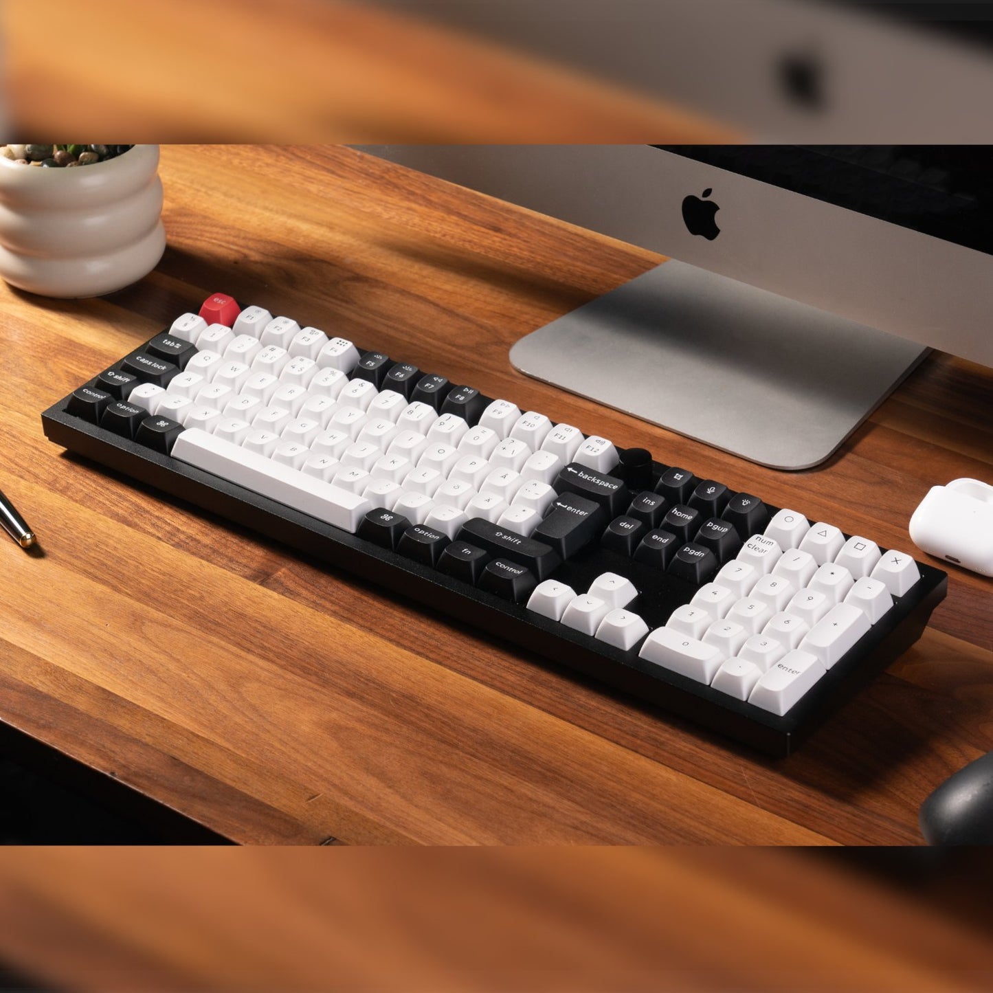 Keychron Q6 HE QMK Full-size Wireless Custom Mechanical Keyboard (Nebula Switch) – Carbon Black